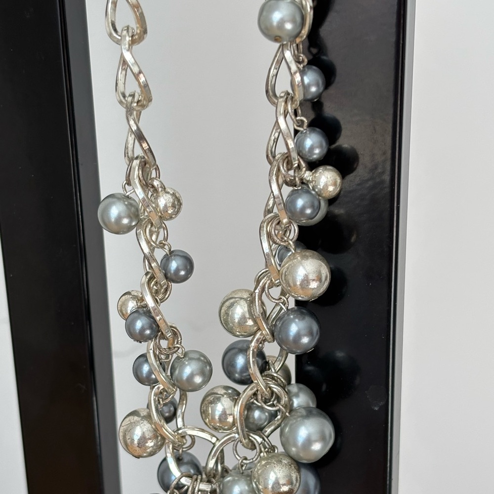 Stockholm bauble necklace/ gold, black/ champagne color cluster beads